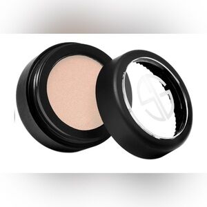 New! Studio Gear Cosmetics Naive Pink eyeshadow